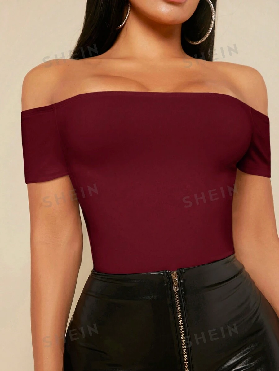 SHEIN SXY Ropa informal de primavera y verano para el día de San Valentín, elegante, con hombros descubiertos, color liso, medias burdeos para mujer - Burdeos - Ver 1