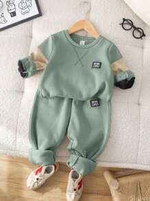 SHEIN 2pcs Young Boys Casual Sports College Style Sweatshirt & Pants Set, Comfortable Knit Stitching Round Neck Long Sleeve Outfit, Suitable For Commuting, School, Daily Casual, College, Kids Young Boy Clothes Back To School Set, Fit For Birthday Party, Ceremony, Wedding, Daily Wear, School, Travel, Sports, Autumn/Winter, Fleece, Thickened