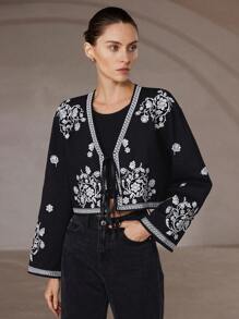 Aveloria Modichic Colorblock Embroidery Detail Loose Cropped V-Neck Long Sleeve Women Jacket - Black - View 4