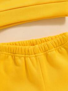 SHEIN Playful Pals This Newborn Baby Boy Cartoon Raccoon Graphic Set Includes 1 Top And 1 Pants, Designed With Adorable Raccoon Pattern, Made Of Quality Fabric With Thoughtful Details. Whether For Everyday Wear Or Special Occasions, This Set Provides Comfort And Style For Your Baby. - Yellow - View 7