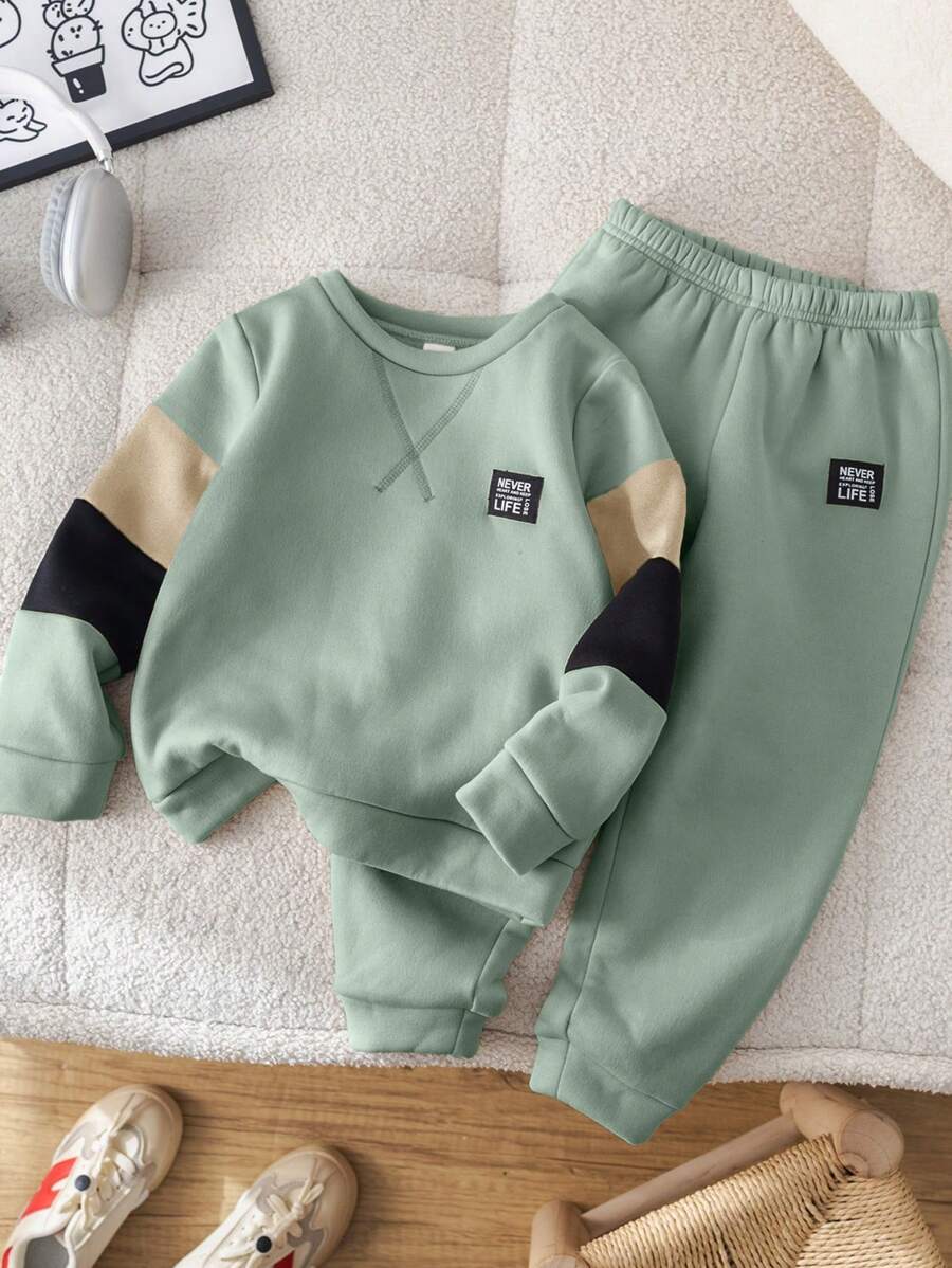 SHEIN 2pcs Young Boys Casual Sports College Style Sweatshirt & Pants Set, Comfortable Knit Stitching Round Neck Long Sleeve Outfit, Suitable For Commuting, School, Daily Casual, College, Kids Young Boy Clothes Back To School Set, Fit For Birthday Party, Ceremony, Wedding, Daily Wear, School, Travel, Sports, Autumn/Winter, Fleece, Thickened