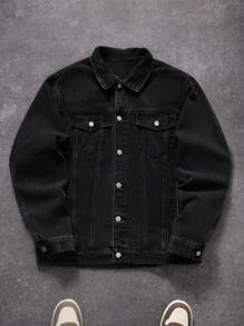 Manfinity EMRG Chaqueta de mezclilla negra lavada con estampado de letras de grafiti para hombre, ropa de calle holgada