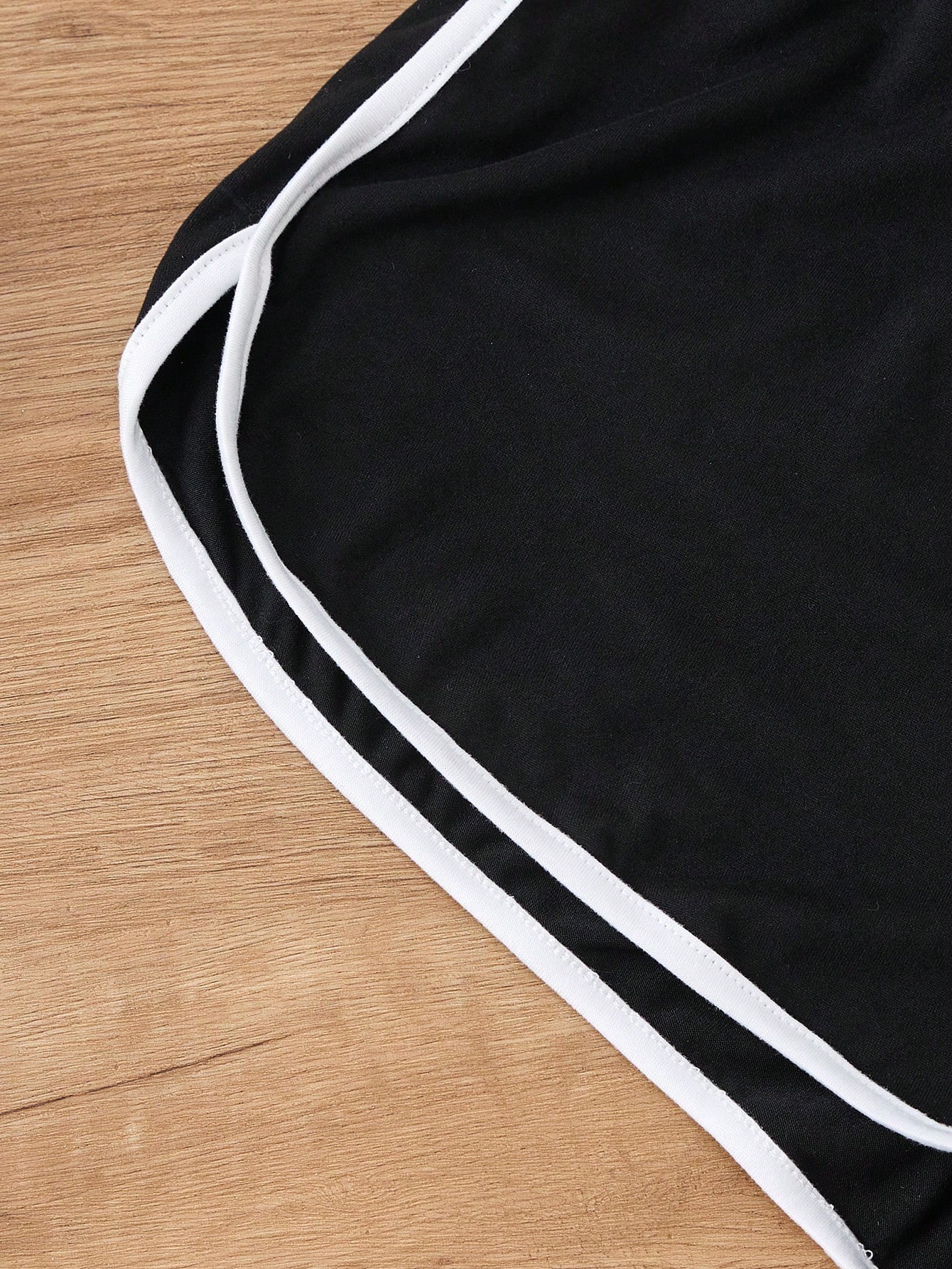 SHEIN مجموعة شورت نوم وملابس رياضية عفوية للنساء ب...