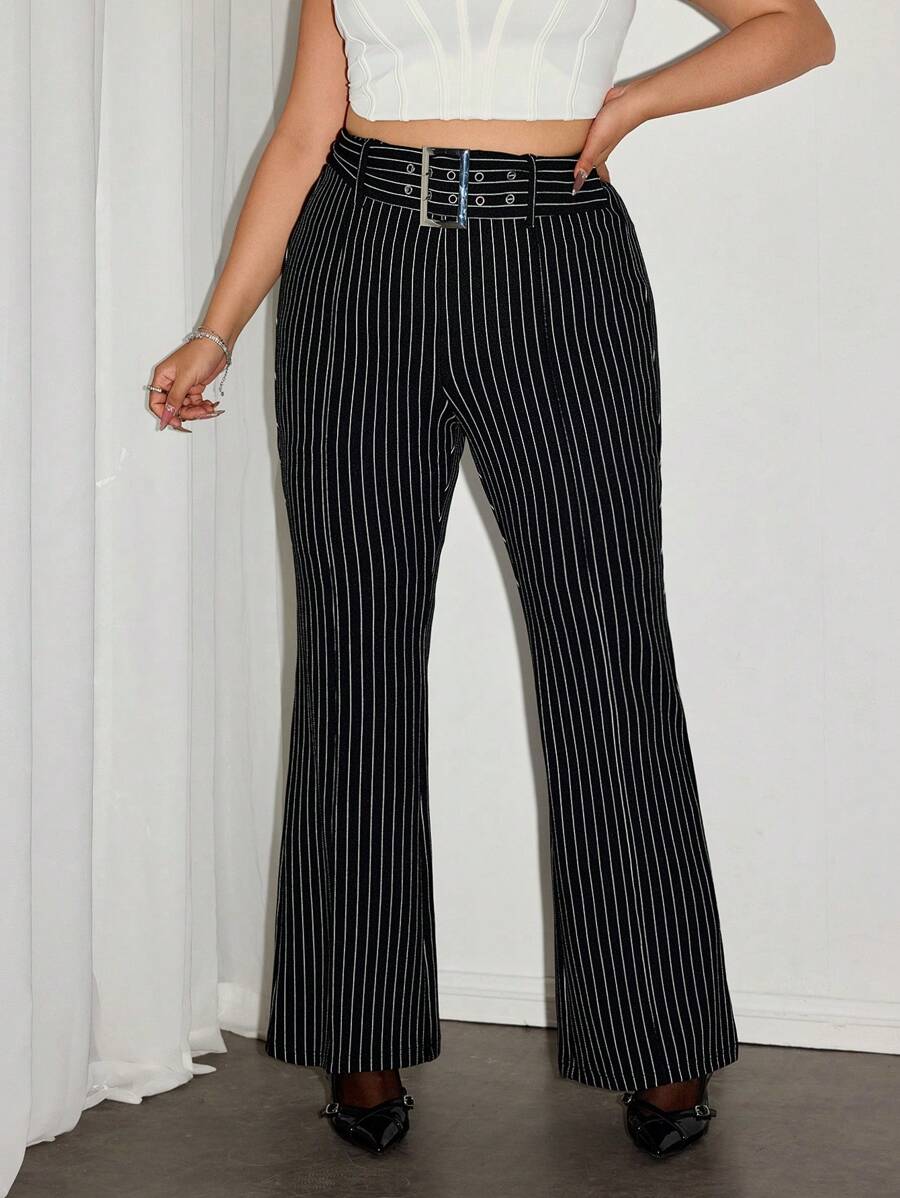 SHEIN ICON 大码条纹宽腰带装饰喇叭裤，性感商务装，美人鱼办公室 - 黑與白 - 查看 1