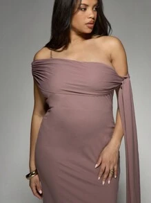 MISSGUIDED PLUS 优雅单肩褶饰长裙，带有戏剧性的侧褶晚礼服，特殊场合婚礼宾客加大码派对礼服