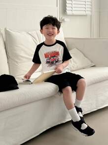 DAZY 2pcs/Set Young Boy Raglan Sleeve Print Top And Solid Shorts Set - Black and White - View 4