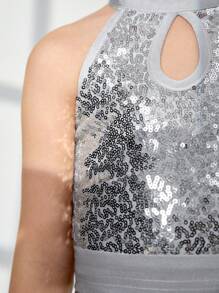 SHEIN 年轻女孩运动服反光爵士/拉丁舞紧身衣上衣带水晶，无袖短款露脐上衣，镂空后背，搭配荷叶边裙，非常适合花样滑冰、舞蹈服装 - 銀色 - 查看 5