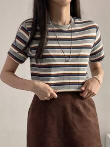 DAZY Camiseta de mujer de cuello redondo ajustada de rayas multicolor - Multicolor - Ver 3