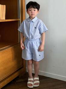 DAZY Set de 2 piezas de camiseta de manga corta con botones delanteros a cuadros y shorts para niños pequeños