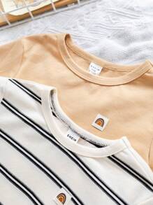 SHEIN 4 Stücke/Set buntes Baby Mädchen & Jungen Dekor-Text-Set aus Sommer Baumwoll-Strick mit Rundhalsausschnitt, Kurzarm, Drop-Shoulder und elastischer Taille Cargo Shorts, geeignet für Urlaub, Zuhause, Schule