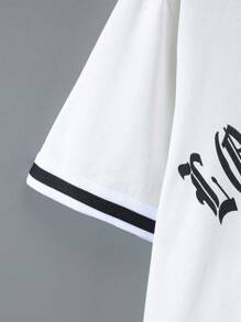 SHEIN Conjunto de 2 piezas para adolescentes varones: Camiseta de manga corta con estampado de letra, rayas y parches para deportes de baloncesto al aire libre y pantalones cortos de rayas y parches para entrenamiento y deporte urbano de verano