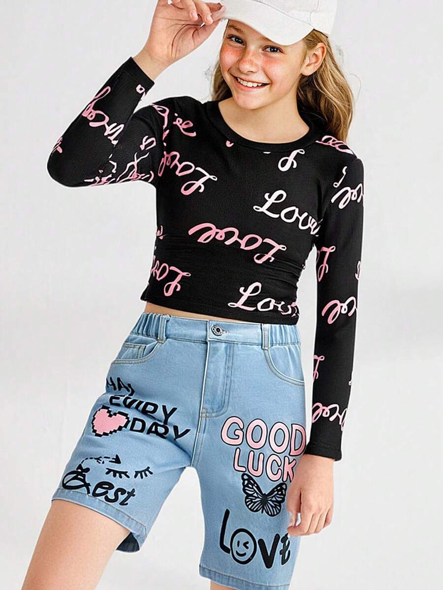 SHEIN 2 件 Tween Girls 印花百搭舒适 T 恤和柔软水洗休闲牛仔短裤套装,时尚街头风格,春秋季 - 淺色水洗藍 - 查看 1