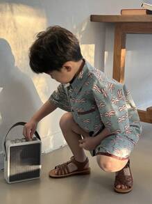 DAZY Set de 2 piezas: Camisa con botones de manga corta con estampado floral y pantalón corto para niño pequeño