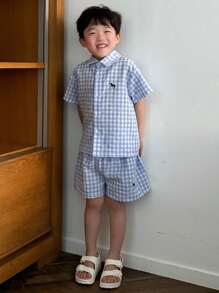 DAZY Set de 2 piezas de camiseta de manga corta con botones delanteros a cuadros y shorts para niños pequeños