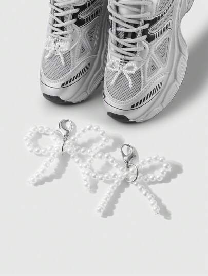Kawaii 2 pièces Ensemble combiné de clips décoratifs de mode pour chaussures, style Y2K, artisanal, haute porosité blanc faux perle, nœud papillon en CCB argent, avec fermoir mousqueton, convient aux femmes/filles, port quotidien et cadeaux de fête