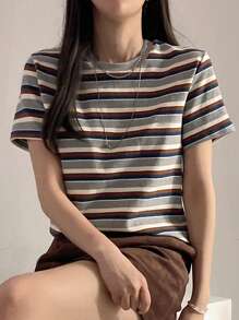 DAZY Camiseta de mujer de cuello redondo ajustada de rayas multicolor - Multicolor - Ver 2