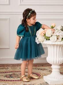 SHEIN Elegantes, königliches und luxuriöses Mädchen Baby Ballkleid in Smaragdgrün, für Kinder von 0-3 Jahren, mit aufgeplusterten Ärmeln und mehreren Lagen Tüll, geeignet für Partys, Blumenmädchen, Geburtstage, Feiertage, Eid