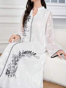 Al Najma 女式花卉印花 V 领长袖阿拉伯连衣裙，朴素全长连衣裙 - 黑與白 - 查看 1