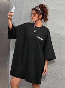 SHEIN Tienermeisjes Oversized Zwarte Ronde Hals Gebreide T-shirtjurk Met Losse Afhangende Schouders, Grote Letterprint, Straat Casual Sportieve Schoolstijl, Lente/Zomer