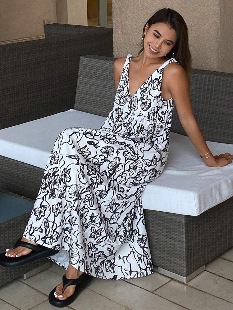 Casual Vacation Ditsy Floral Spaghetti Strap Twist Long Dress, Loose Fit Women Long Dress, Spring/Summer Cruise Women Outfits Dress Boho