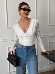 SHEIN Frenchy Women's V-Neck Lace Patchwork Long Sleeve Casual Slim Fit T-Shirt,Tight-Fitting Bra Cup Lace Long-Sleeved Top, Romantic And Elegant, A Must-Have For Dates, Bra Cup Style