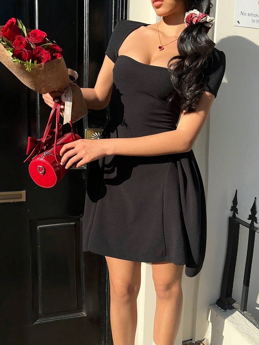 SHEIN EZwear 女士情人节约会方领公主迷你连衣裙 - 黑色 - 查看 1