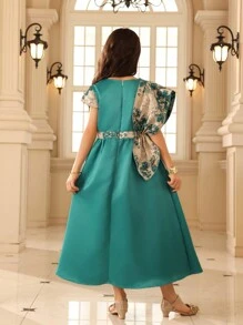 Girls Dark Green Abaya Kaftan Jalabiya, Ramadan Traditional National Day Outfit, Long Dress With Golden Totem Foil Pattern, Flare Skirt, Decorated With Gold Edge Ribbon, Flutter Sleeves And Collar, Suitable For Banquet, Outing And Festival,Holiday,Summer,Travel - Black and White - View 2