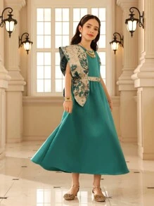 Girls Dark Green Abaya Kaftan Jalabiya, Ramadan Traditional National Day Outfit, Long Dress With Golden Totem Foil Pattern, Flare Skirt, Decorated With Gold Edge Ribbon, Flutter Sleeves And Collar, Suitable For Banquet, Outing And Festival,Holiday,Summer,Travel - Black and White - View 4