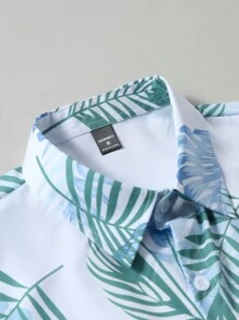 Manfinity RSRT 2pcs Men's Front Button Short Sleeve Allover Print Minimalist Top And Shorts Set - Green - View 4