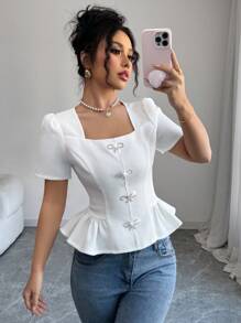 SHEIN ChicEase 白色闪亮蝴蝶结装饰女式修身短袖衬衫，优雅日常收腰度假通勤办公室穿着，春夏季适合情人节、音乐节、婚礼宾客上衣女式优雅白色优雅上衣优雅上衣可爱白色上衣女式紧身胸衣上衣 - 白色 - 查看 1