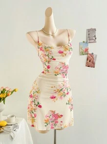 Soleia 花卉印花吊带紧身女士节日连衣裙，适合约会、情人节、下午茶 - 彩色 - 查看 4