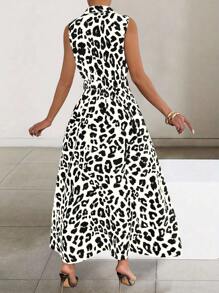 SHEIN Clasi 衬衫领子印花纽扣设计女式连衣裙 - 黑與白 - 查看 2