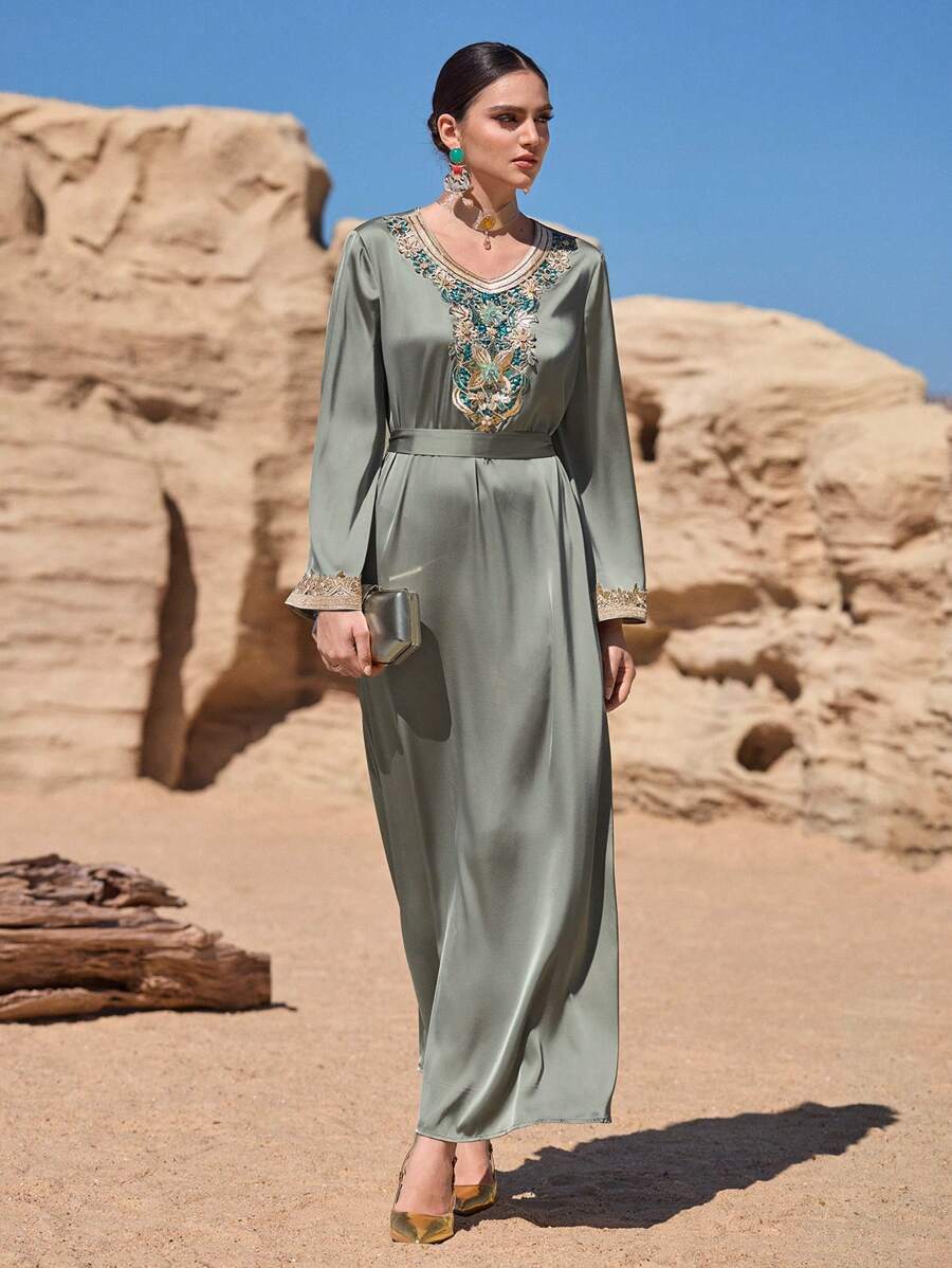 Al Najma 女士优雅阿拉伯传统长袖连衣裙，带贴花装饰，朴素的卡夫坦 - 綠色 - 查看 1