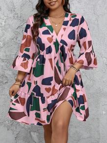 SHEIN Frenchy Plus Size Women Geometric Print V-Neck Ruffle Sleeve Loose Smock Dress