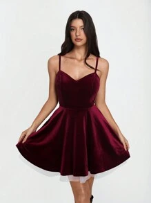 SHEIN Unity 女士纯色拼接细肩带休闲迷你酒红色返校节连衣裙 - 酒紅色 - 查看 1