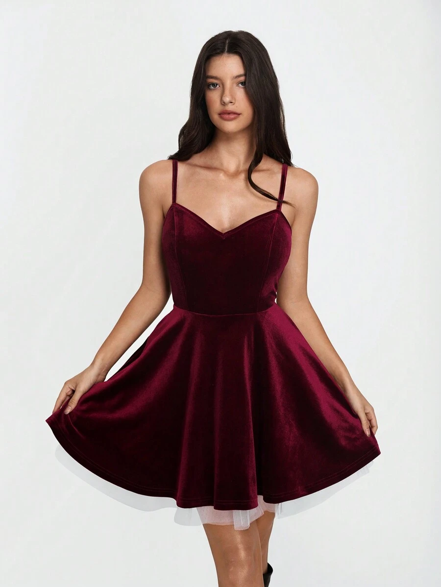 SHEIN Unity 女士纯色拼接细肩带休闲迷你酒红色返校节连衣裙 - 酒紅色 - 查看 1