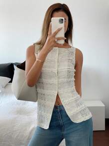 SHEIN Frenchy 女士纯色圆领单排扣荷叶边下摆无袖衬衫 - 米色 - 查看 5