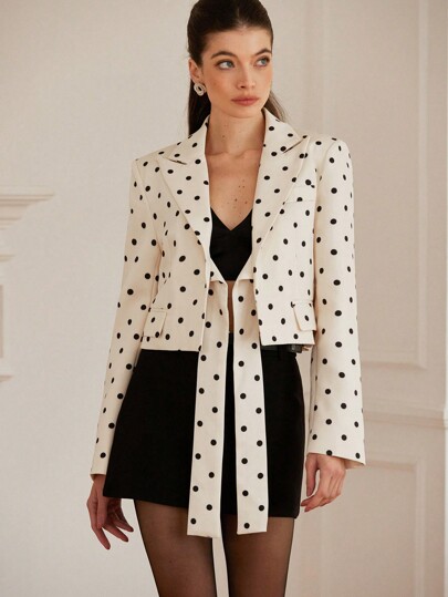 Aveloria Rosie Blazer corto con diseño clásico a lunares de estilo francés con cierre delantero de lazo