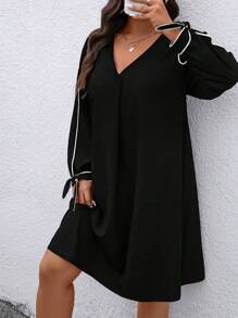 SHEIN Clasi Plus Size Women Casual V-Neck Long Sleeve Color Block Dress - Black - View 1