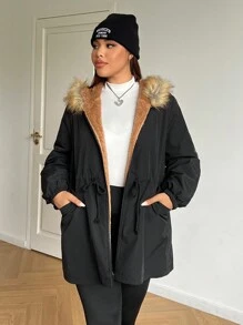 SHEIN EZwear Parka noire doublée polaire grande taille avec col amovible en fausse fourrure, taille cintrée. Manteau ample et ajusté réversible pour l'automne/l'hiver, thermique