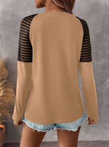 SHEIN LUNE Camiseta de punto casual con mangas raglán, cuello en V, cierre de cremallera expuesta y diseño de patchwork para mujer en otoño
