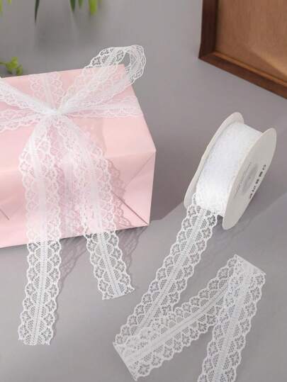 SHEIN 1pc 3Cm*22M White Lace Ribbon, Suitable For Bouquet Packaging, Cake Decoration, Handmade DIY Gift Bow Packaging, Birthday Gift Packaging, Party, Wedding Gift Decoration