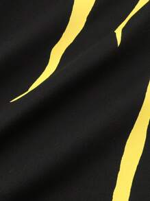 ROMWE MEN Street Life Pantalones de chándal casuales con cintura con cordón y estampado de araña con volantes para hombre, Halloween - Negro - Ver 3