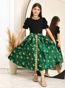 SHEIN Tween Girl Elegant Golden Thread Lace Collar Gigot Sleeve Fitted Top And Dark Green Flared Maxi Skirt Set With Star & Moon Print - Black - View 1