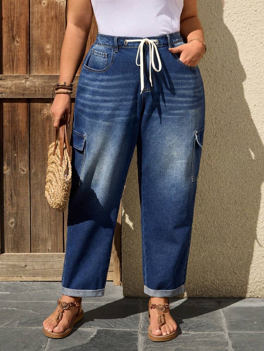 EMERY ROSE Jeans cargo de talla grande con cintura con cordón para vacaciones - Azul lavado oscuro - Ver 1