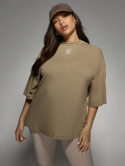 MISSGUIDED PLUS Oversized Logo T-Shirt Half Sleeve Casual Streetwear Athleisure Comfort Top Plus Size Fall Winter Essential Basic Tee