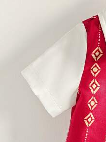 2 pezzi set abbigliamento completo per bambini maschi, maglietta a maniche corte con grafica a blocchi di colore bianco e rosso, pantaloncini, adatto per occasioni importanti come feste o compleanni