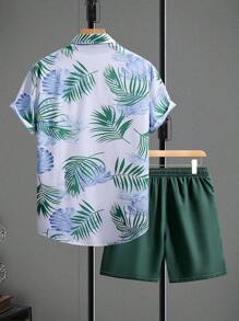 Manfinity RSRT 2pcs Men's Front Button Short Sleeve Allover Print Minimalist Top And Shorts Set - Green - View 2