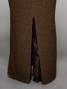 MISSGUIDED PLUS Plus Size Off-Shoulder Textured Bodycon Maxi Dress Evening Gown Long Sleeve Formal Party Wedding Guest Special Occasion Winter Elegant Floor Length - Brown - View 6