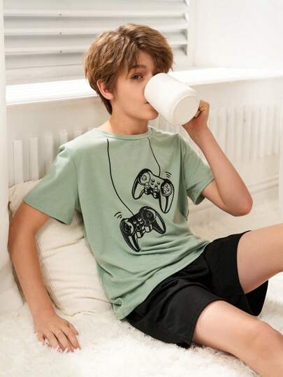 SHEIN Tween Boys Casual Game Controller Graphic Tee And Shorts Pajama Set, 2 Pieces, Loose And Comfortable Loungewear